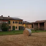 La Casa Dei Gatti Bed and Breakfast 3*