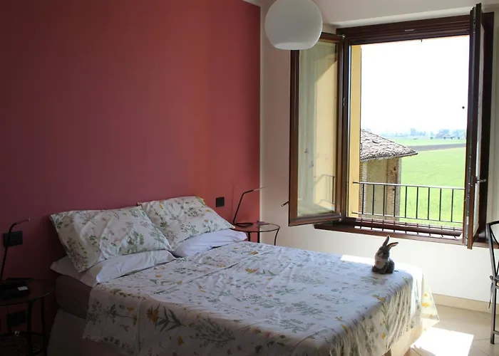 La Casa Dei Gatti Couette-café Soragna